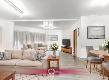 Terreno · 299m² · 5 Ambientes · 2 Cocheras · Venta Casa Balvanera 5 Ambientes Patio Terraza 299 m² Total Terreno Usam de 166 m² con 937 m² Vendibles