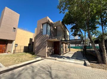 PH de 8 ambientes, Córdoba · Villa Warcalde. Housing Pazífica. Dúplex en Venta con Cochera y Piscina Propia!