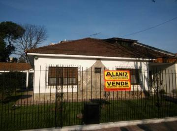 Casa · 162m² · 3 Dormitorios · Vendo Chalet en Moreno Centro
