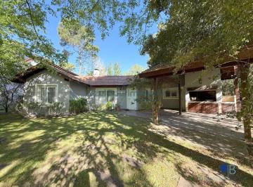 Casa · 149m² · 5 Ambientes · 1050 - Codorniz y Paraiso