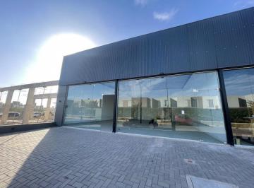 Local comercial · 190m² · 2 Cocheras · Local en Alquiler de 190 m² en Docta Urbanización