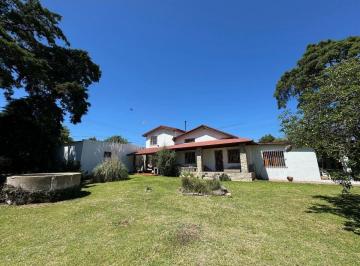 Casa de 6 ambientes, La Cumbre · En Venta 2 Casas en La Cumbre, Zona Golf, Gran Terreno con Escritura