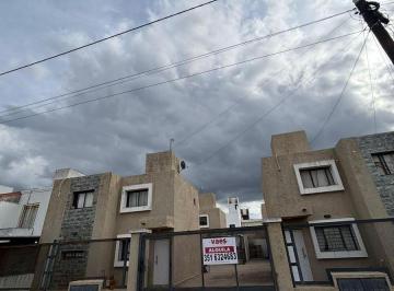 Departamento · 70m² · 4 Ambientes · 2 Cocheras · Alquiler Duplex - 2 Dorm. - con Asador