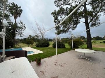 Casa · 206m² · 6 Ambientes · 2 Cocheras · Venta de Casa 4 Ambientes Vista 180 Al Golf