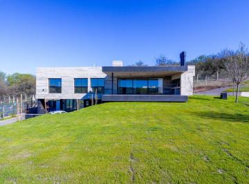 Casa de 6 ambientes, Mendiolaza · Vistas Al Golf | Diseño y Vanguardia en Estancia El Terrón