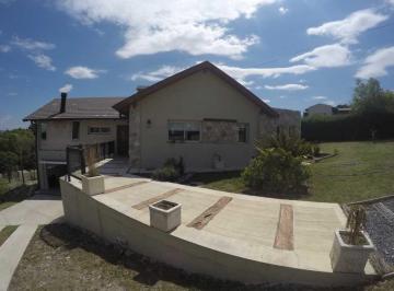 Casa · 360m² · 3 Dormitorios · 2 Cocheras · Casa en La Falda