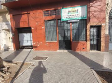 Local comercial de 3 ambientes, Barracas · Local con Vivienda en Venta