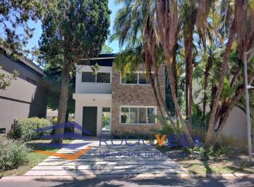 Casa · 170m² · 4 Ambientes · 2 Cocheras · Casa en Venta en General Pacheco