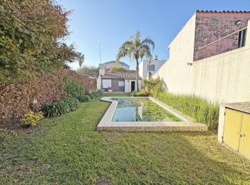 Casa · 2 Dormitorios · 2 Cocheras · Casa en Alquiler
