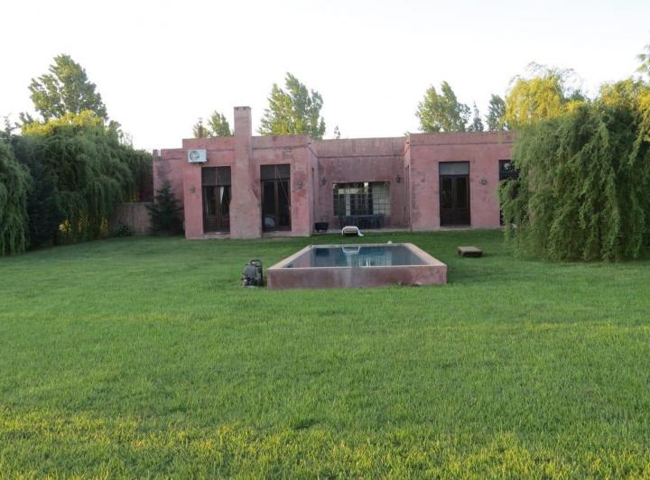 Casa · 350m² · 8 Ambientes