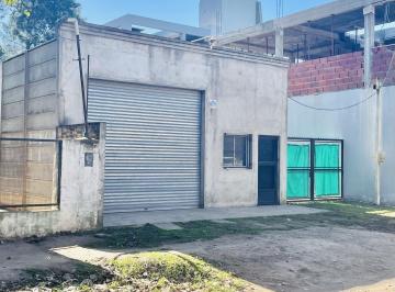 Bodega-Galpón · 112m² · 2 Ambientes · Local Comercial Chile Al 300.