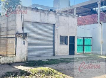 Bodega-Galpón · 112m² · 2 Ambientes · Local Comercial Chile Al 300.