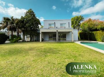 Casa de 7 ambientes, Pilar · Venta | Cómoda Casa de 7 Ambientes con Piscina y Gran Parque | Los Lagartos C. C