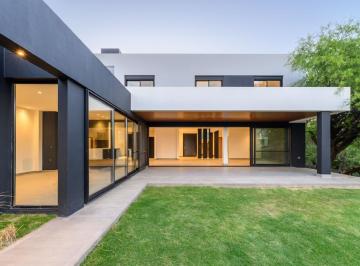 Casa · 400m² · 4 Ambientes · Casa en Venta en Costa Verde