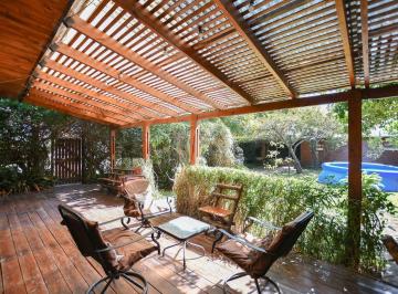 Casa · 156m² · 4 Ambientes · 1 Cochera · Casa en Venta en m. Romero
