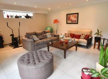 Casa de 8 ambientes, Funes · Esteban de Luca Al 1800