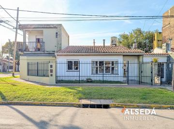 Casa · 130m² · 5 Ambientes · 2 Cocheras · Casa en Ciudadela y Pitágoras - Granadero Baigorria