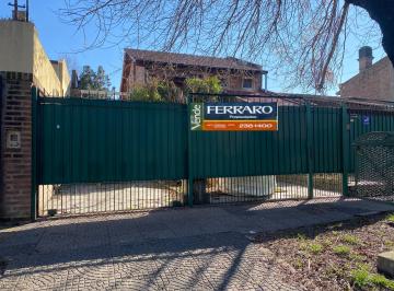 Casa de 4 ambientes, Almirante Brown · Chalet de Dos Plantas en Venta