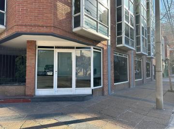 Local comercial · 63m² · Excelente Local en Esquina