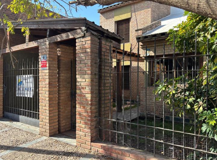 Casa · 270m² · 12 Ambientes · 1 Cochera
