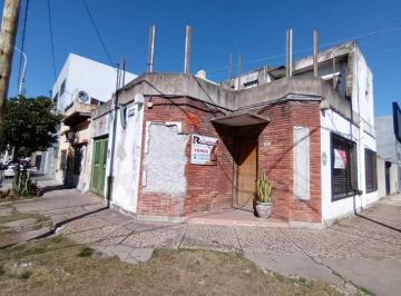 Casa · 80m² · 4 Ambientes · 1 Cochera · Casa en Lomas del Mirador