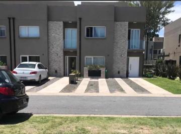 Casa · 140m² · 4 Ambientes · 1 Cochera · Venta Duplex Lagoon Pilar - Cuan Propiedades