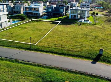 Terreno · 844m² · Lote Central en Venta Chateau Pilar