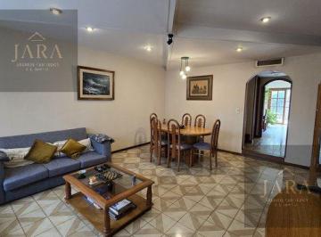 Casa de 4 ambientes, Quilmes · Triplex de 4 Ambientes en Bernal Centro