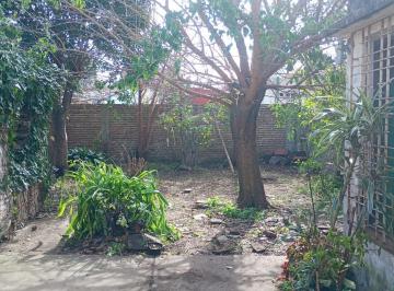 Terreno · 110m² · 283 m² Aprox. con Casa a Reciclar o Demoler