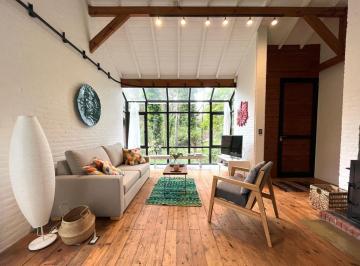 Casa · 126m² · 3 Dormitorios · 4 Cocheras · Cod 437 Alquiler Totalmente Renovada Zona
