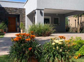 Casa de 5 ambientes, Berazategui · Casa en Country Miralagos
