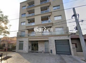 Departamento de 3 ambientes, Tres de Febrero · Departamento 3 Ambientes con Cochera Cubierta. 2 Dorm.. 2 Baños. Balcon