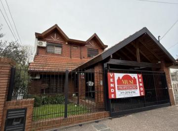 Casa · 200m² · 5 Ambientes · 1 Cochera · Casa de 5 Ambientes - Villa Ballester
