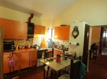 Casa · 251m² · 2 Dormitorios · 2 Cocheras · Se Vende Casa de Dos Dorm. en Cabalango