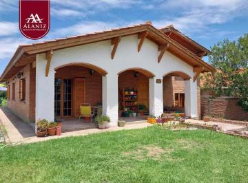 Casa de 6 ambientes, Villa Merlo · Casa con 4 Dorm. + Pileta + Departamento en Venta, en Merlo, San Luis