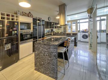 Departamento · 192m² · 7 Ambientes · 1 Cochera · Dúplex Increíble de 3 Dorm. con Cochera