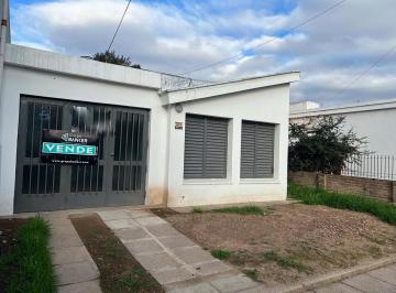 Casa · 100m² · 3 Ambientes · 1 Cochera · Casa en Venta Zona Ruta 20 Dos Dorm.