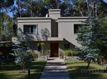 Casa · 280m² · 5 Ambientes · 1 Cochera · Casa en Venta y Alquiler Temporario Barrio Privado - Playa Brava Punta del Este