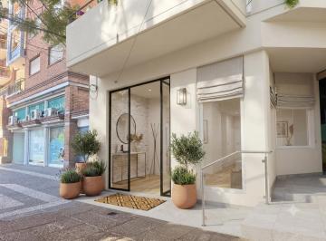 Local comercial de 16 ambientes, Morón · Local Comercial en Venta con 15 Consultorios y Patio en Morón Centro, 296 m²
