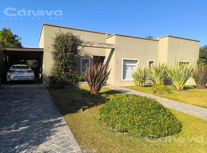 Casa · 172m² · 5 Ambientes · 2 Cocheras