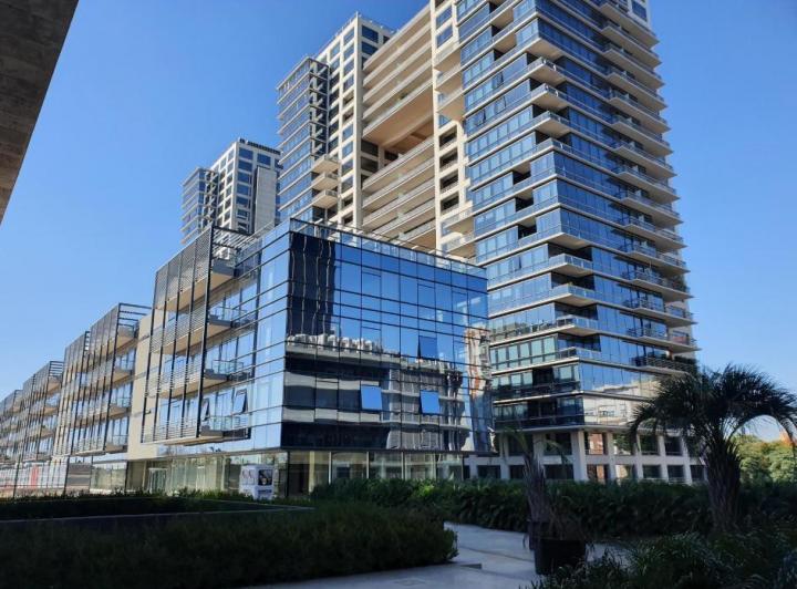 Oficina comercial · 155m² · 1 Cochera
