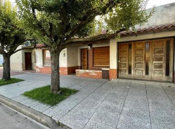 Casa de 4 ambientes, Baradero · En Venta, Propiedad en Calle Martín de Gainza, Baradero.
