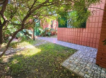 Casa · 99m² · 5 Ambientes · 1 Cochera · Casa en Alquiler