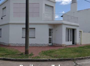 Casa · 110m² · 5 Ambientes · 1 Cochera · Casa en Venta Rosario