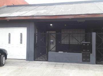 Casa de 3 ambientes, Lomas de Zamora · Casa 3 Amb con Garage y Patio