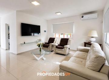 Foto1 · Casa en Alquiler Anual en Pinares - 4 Dorm. y Piscina Climatizada