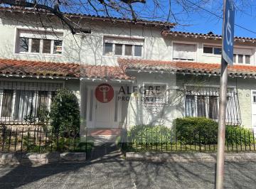Casa de 10 ambientes, San Isidro · Residencia Tradicional en Martínez – Calidad, Luz y Presencia