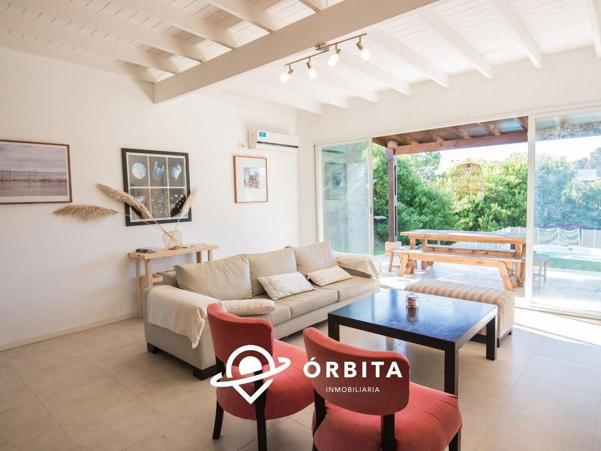 Casa en Venta en Costa Esmeralda, Barrio Residencial 1