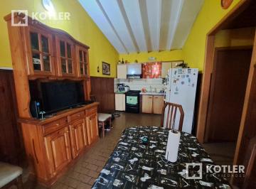 Casa · 120m² · 5 Ambientes · Terreno con 2 Propiedades, Ideal Dos Familia o Inversion