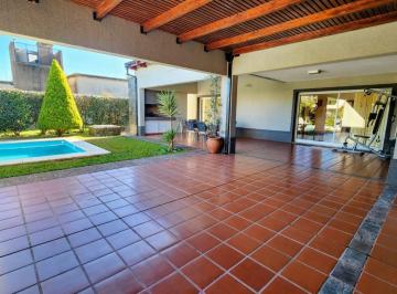 Casa · 181m² · 6 Ambientes · 2 Cocheras · Aguadas Barrio Cerrado - Funes
